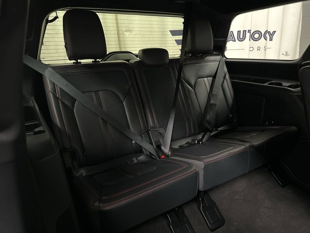 Used 2024 Ford Expedition Limited AWD/4WD image 36
