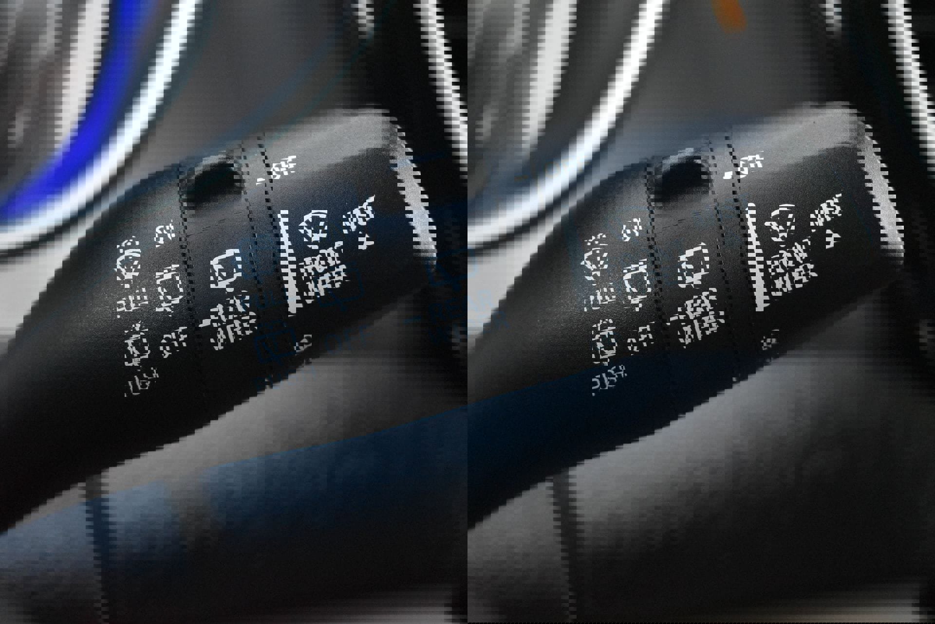 Used 2024 Chrysler Pacifica Touring-L image 25