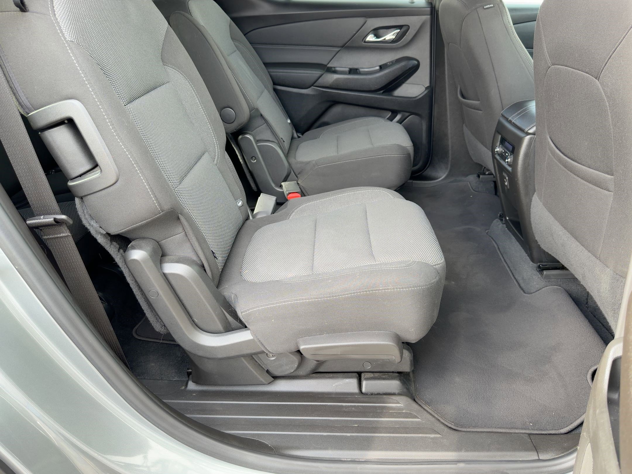 Used 2023 Chevrolet Traverse LT image 28