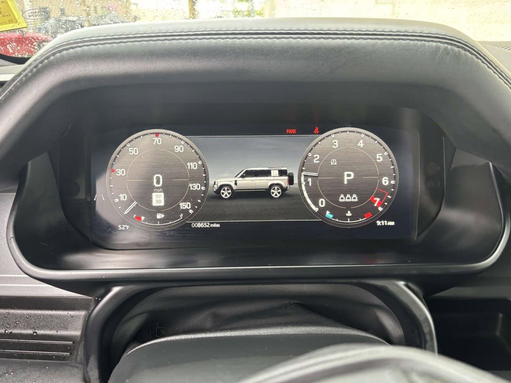 Used 2025 Land Rover Defender 110 V8 AWD/4WD image 31
