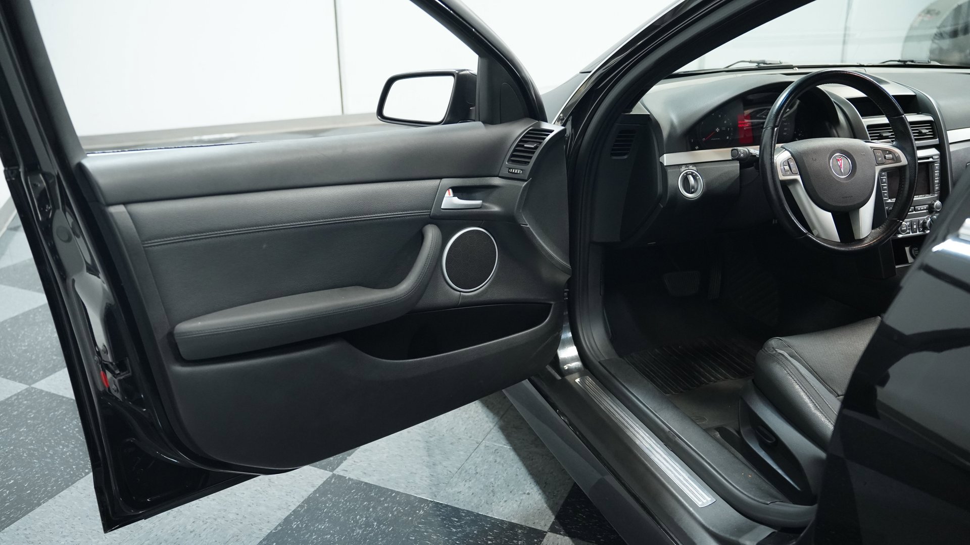 Used 2009 Pontiac G8 w/ Premium Package image 31