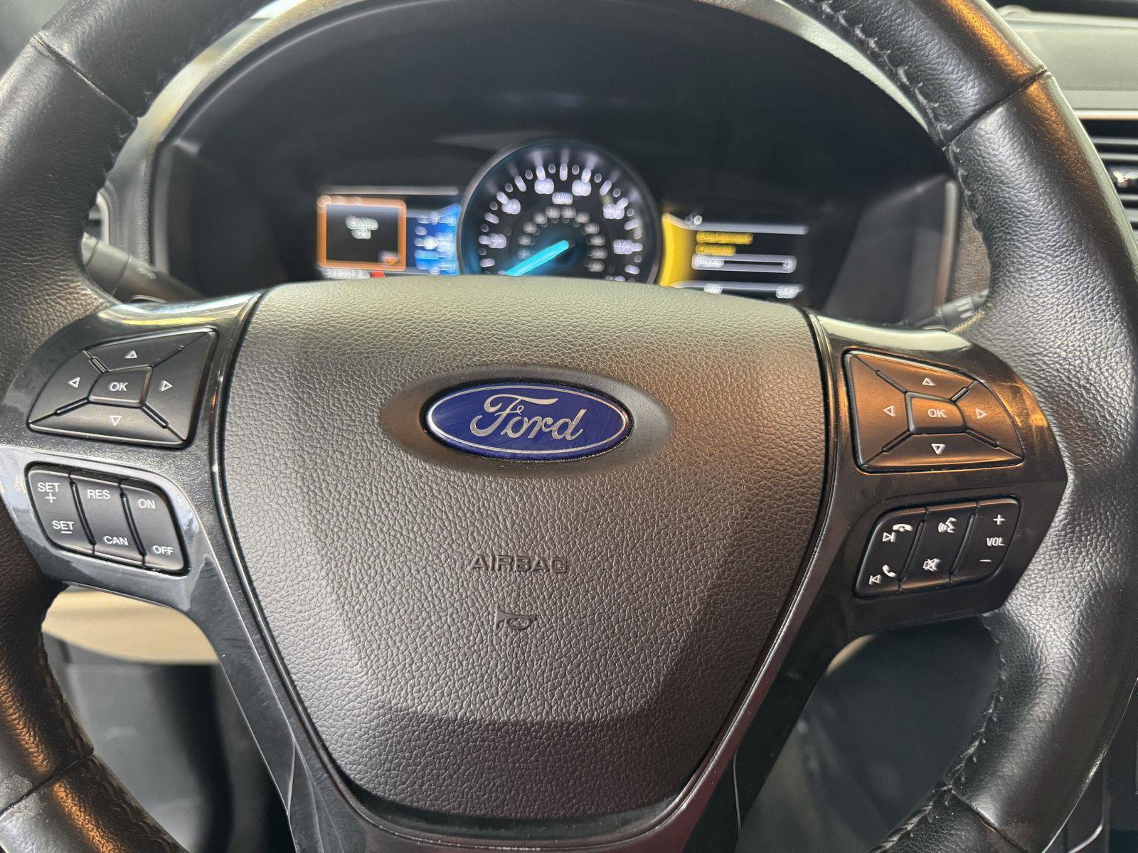 Certified 2017 Ford Explorer XLT w/ Equipment Group 202A FWD image 15