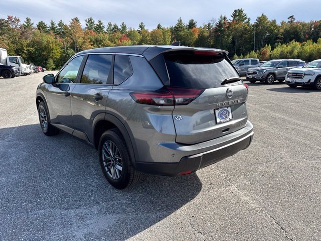 Used 2024 Nissan Rogue S AWD/4WD image 3