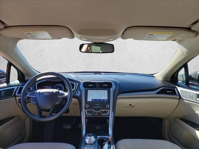 Used 2020 Ford Fusion SE image 18