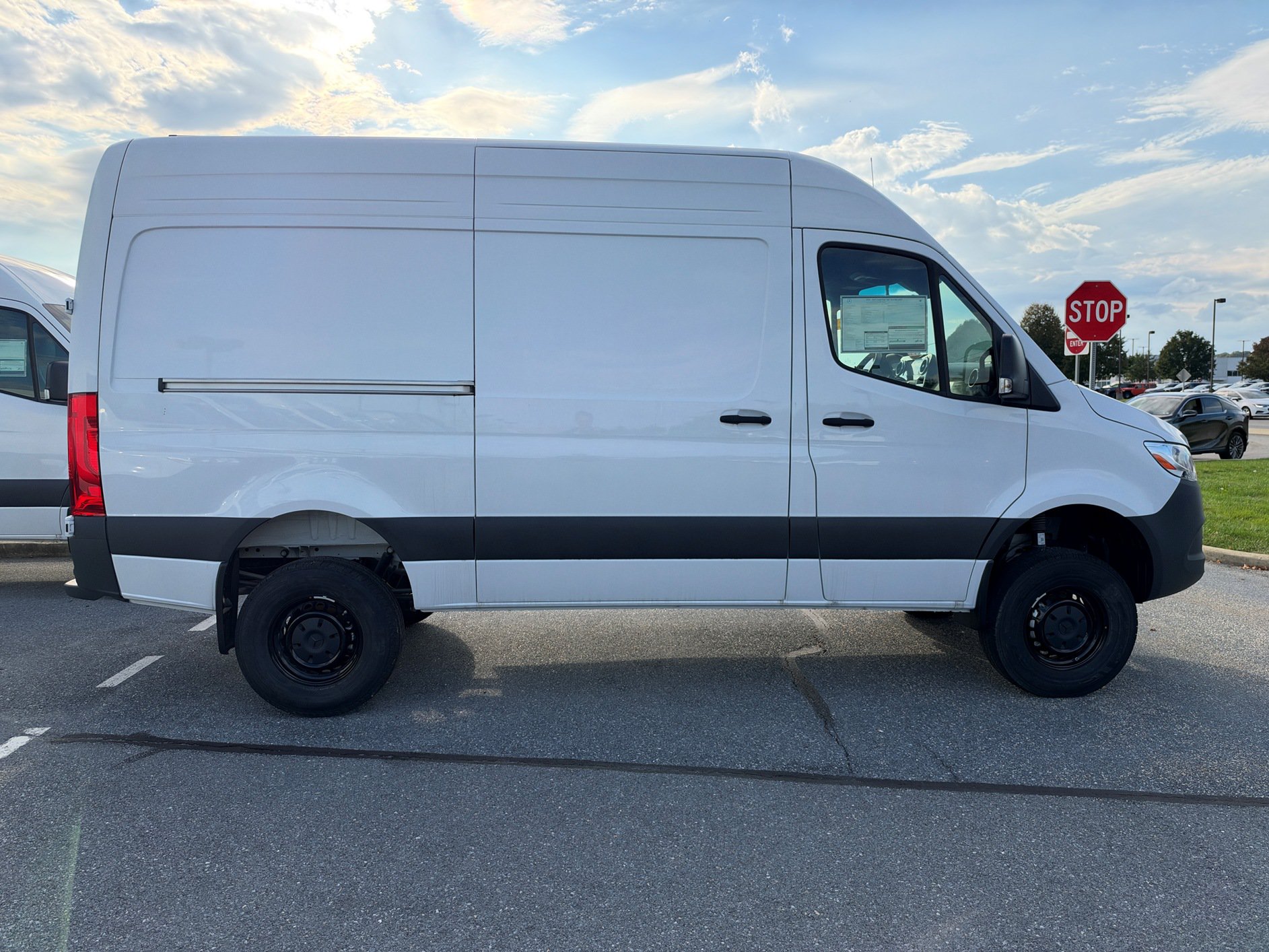 Used 2025 Mercedes-Benz Sprinter 2500 image 3