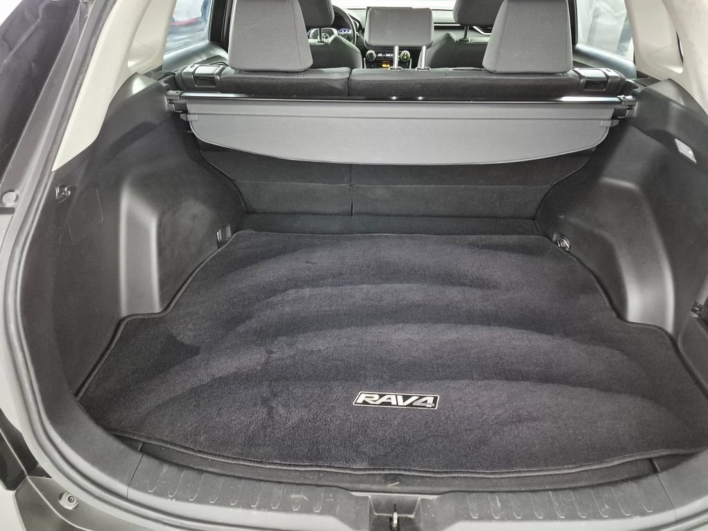 Used 2019 Toyota RAV4 XLE w/ Carpet Mat Package AWD/4WD image 26