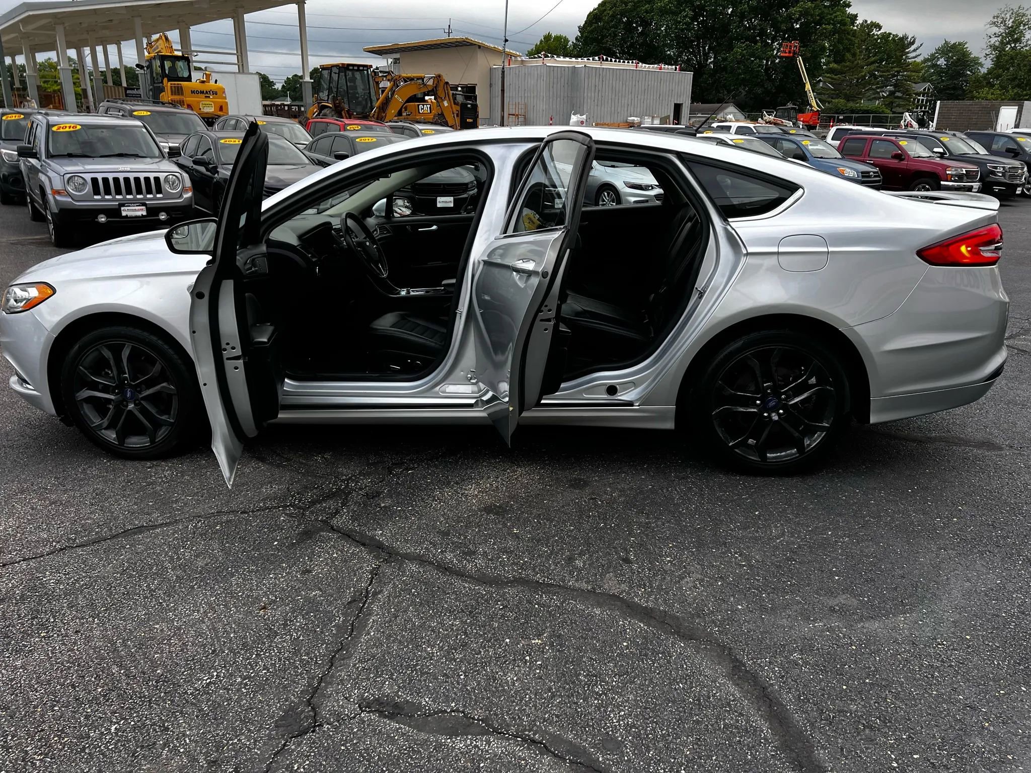 Used 2018 Ford Fusion SE w/ Equipment Group 201A image 12