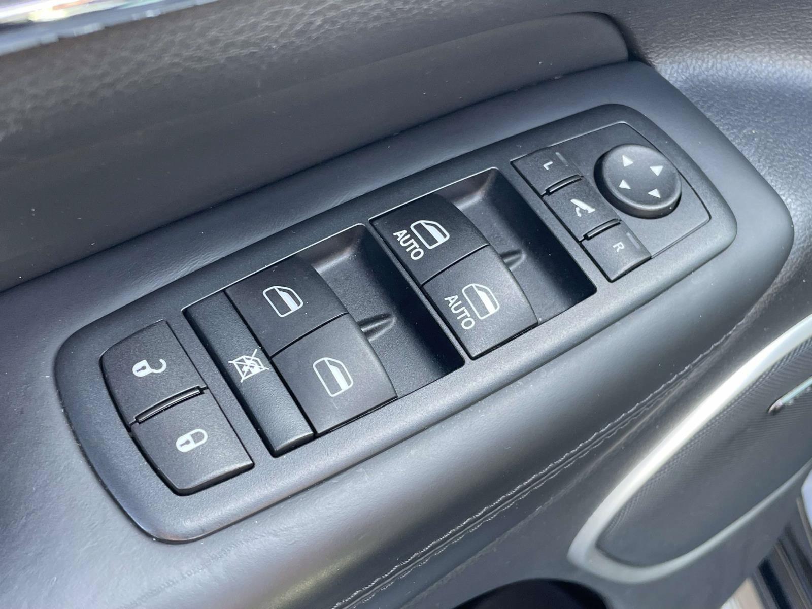 Used 2015 Jeep Grand Cherokee High Altitude RWD image 16