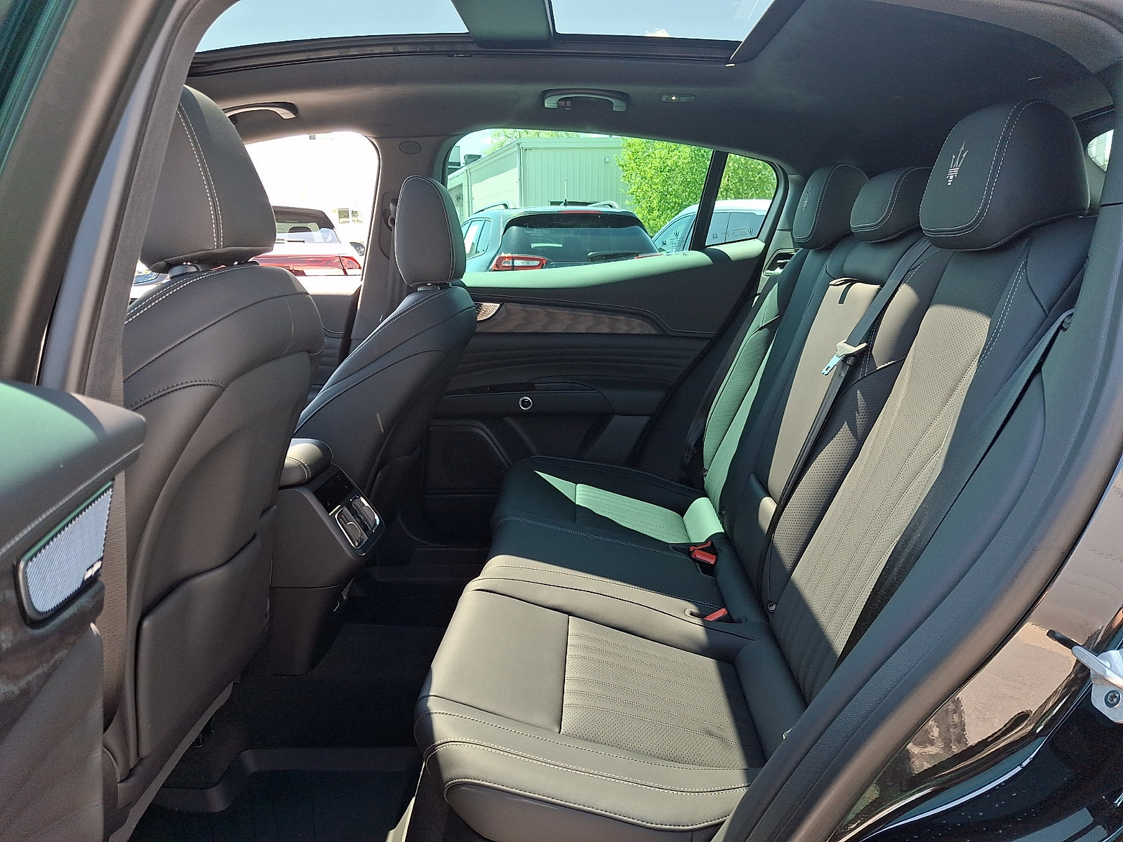 Certified 2025 Maserati Grecale GT AWD/4WD image 4