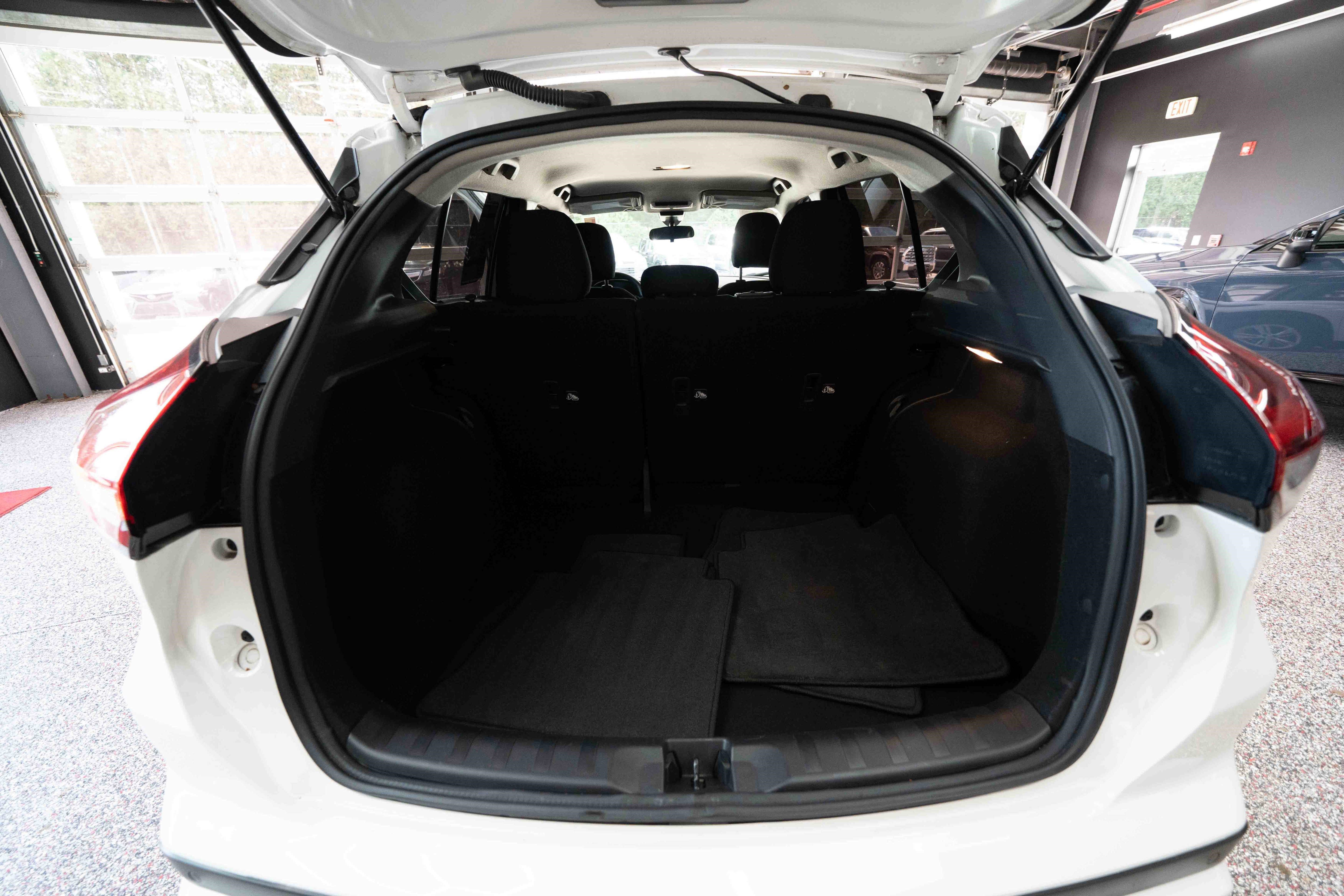 Used 2023 Nissan Kicks S image 27
