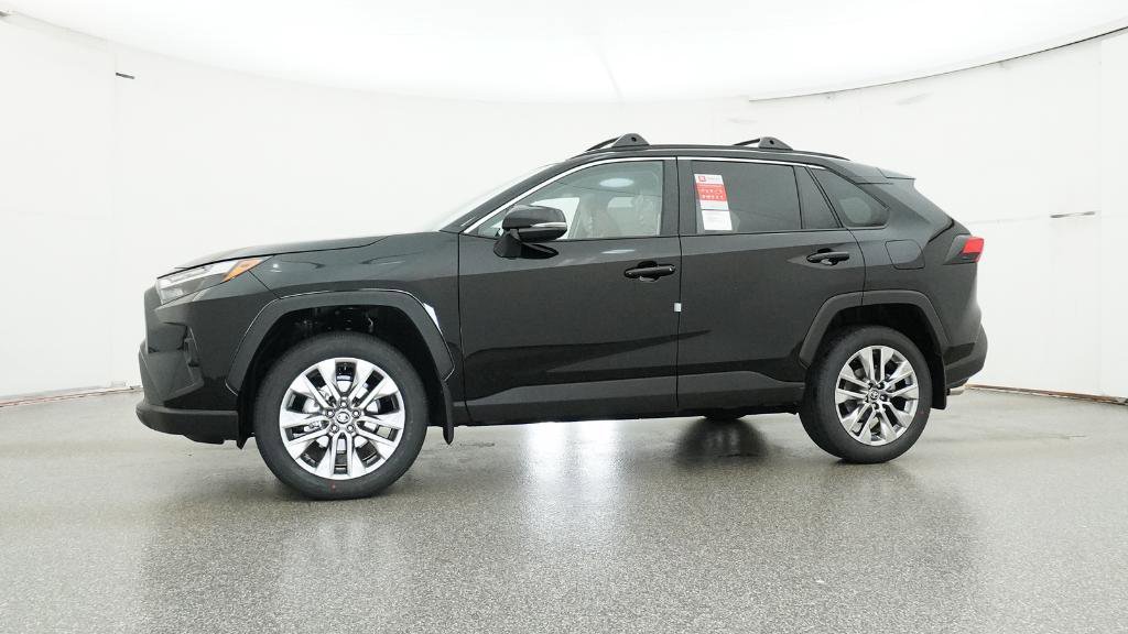 Used 2025 Toyota RAV4 XLE Premium image 21