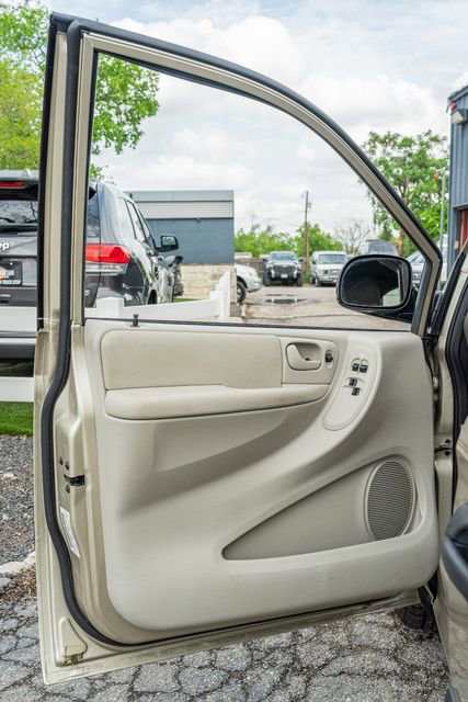 Used 2005 Dodge Grand Caravan SE w/ Popular Equipment Group I image 17