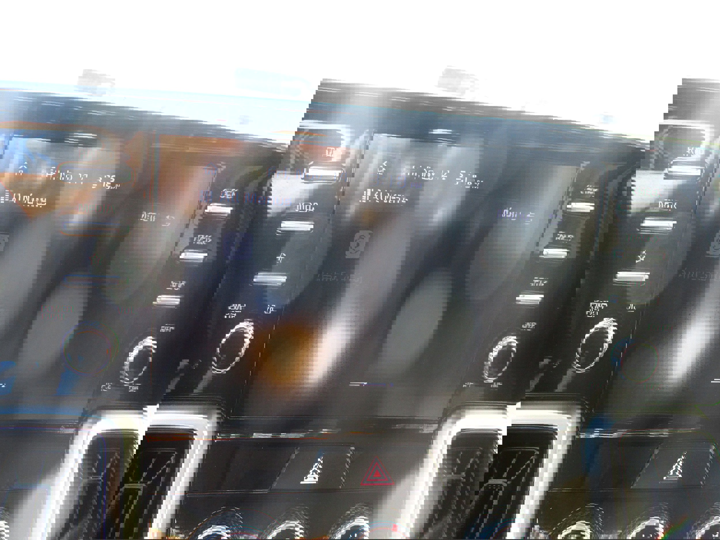 Used 2021 Kia Sorento LX image 16