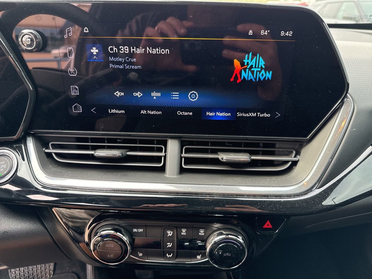 Used 2025 Chevrolet Trax RS image 23