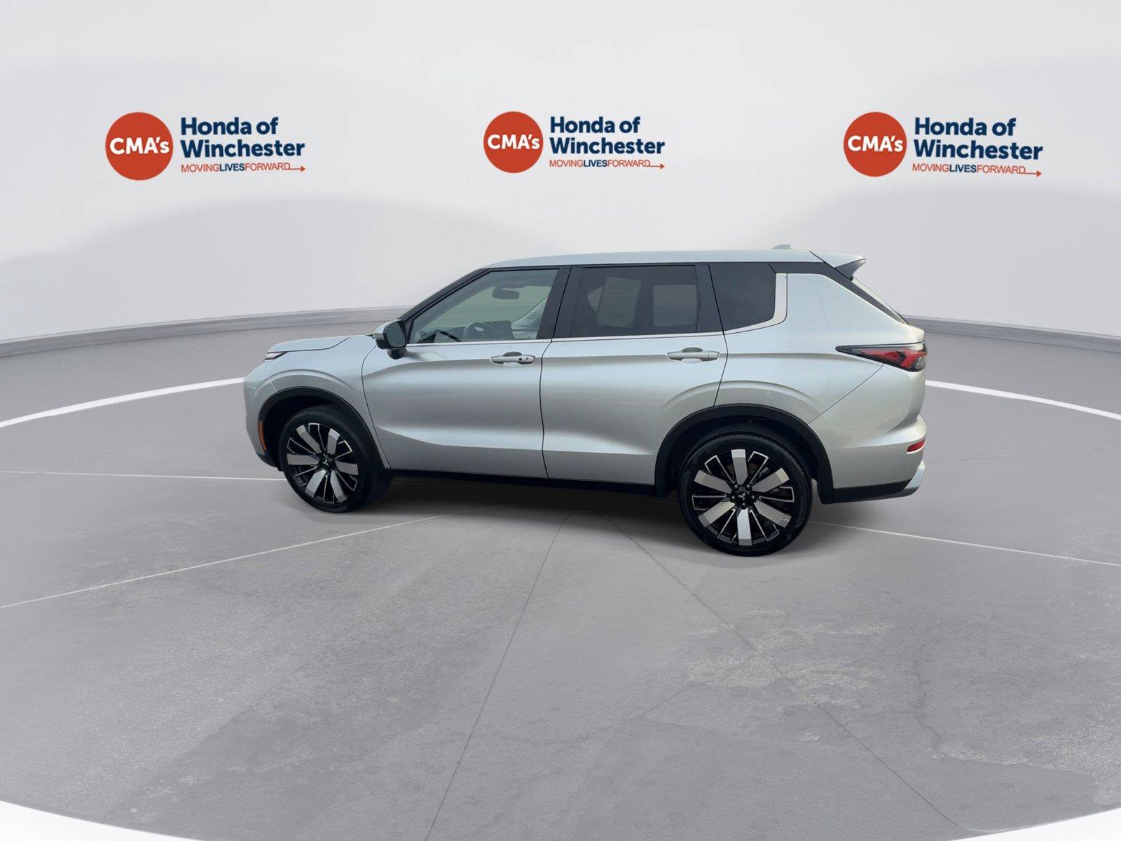 Used 2025 Mitsubishi Outlander SE AWD/4WD image 5