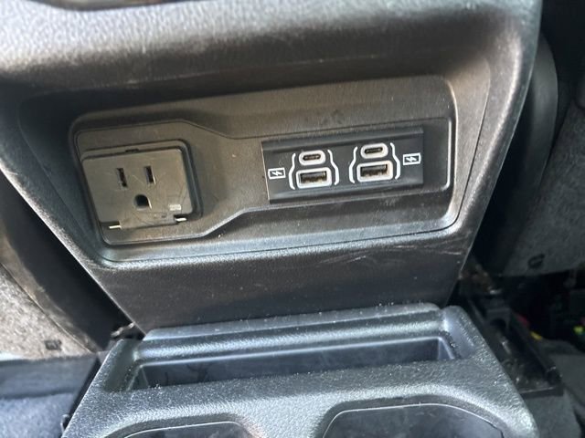 Used 2023 Jeep Grand Cherokee L Limited w/ Black Appearance Package image 13