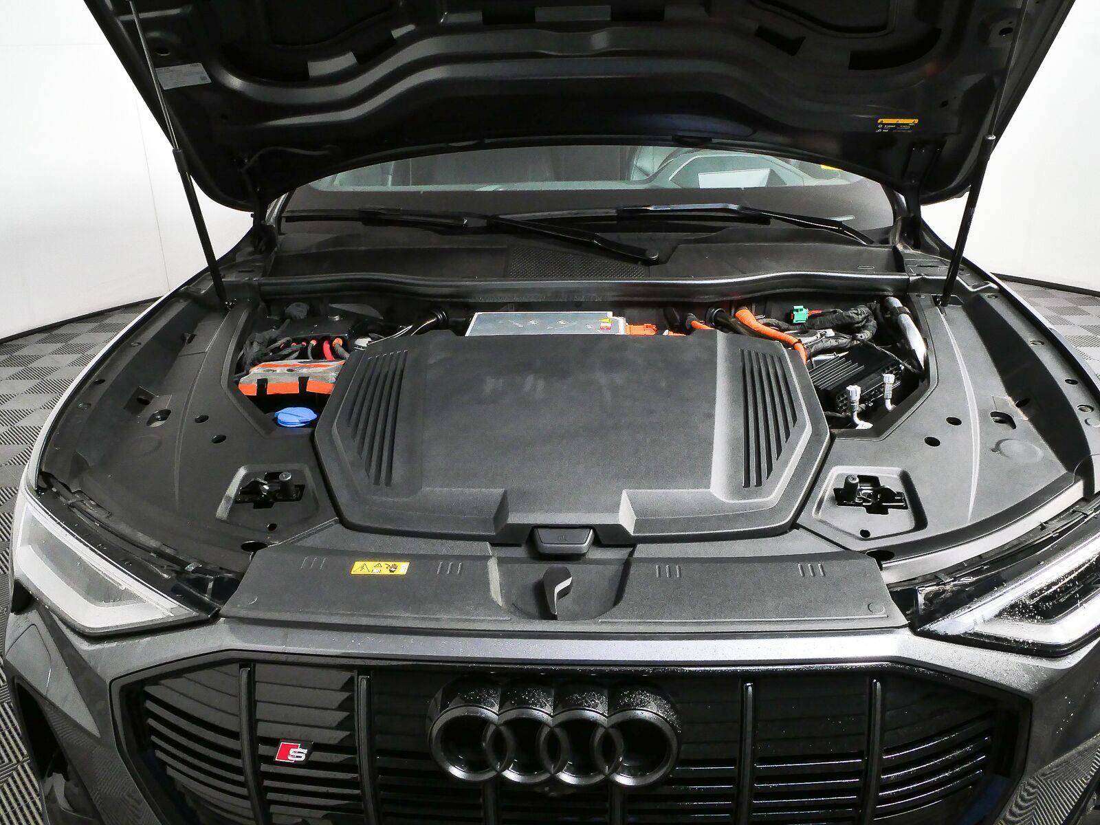 Used 2023 Audi e-tron S Prestige w/ Prestige Package AWD/4WD image 38