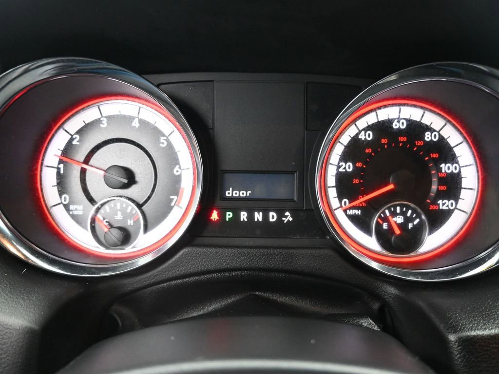 Used 2016 Dodge Grand Caravan SE image 12