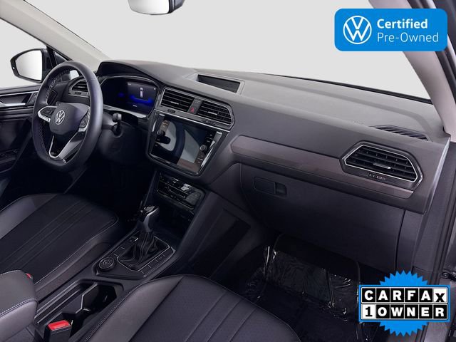 Certified 2023 Volkswagen Tiguan SE w/ Panoramic Sunroof Package AWD/4WD image 28