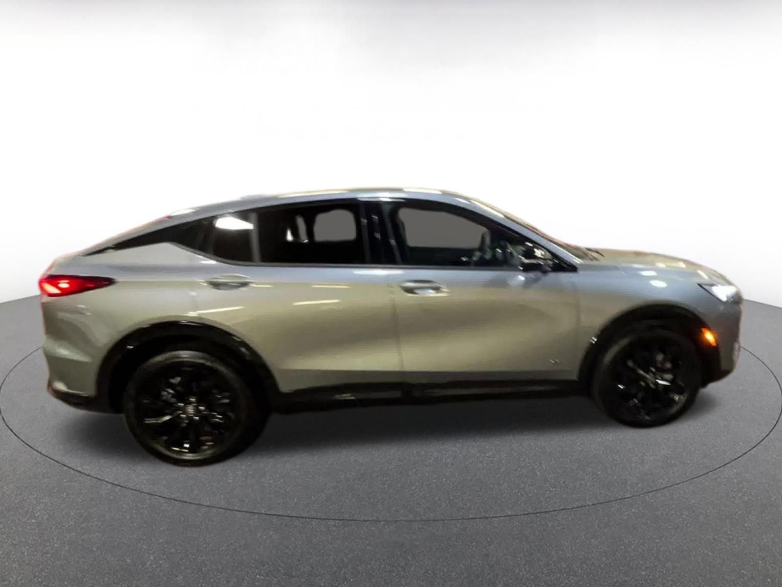 Used 2025 Buick Envista Sport Touring image 16