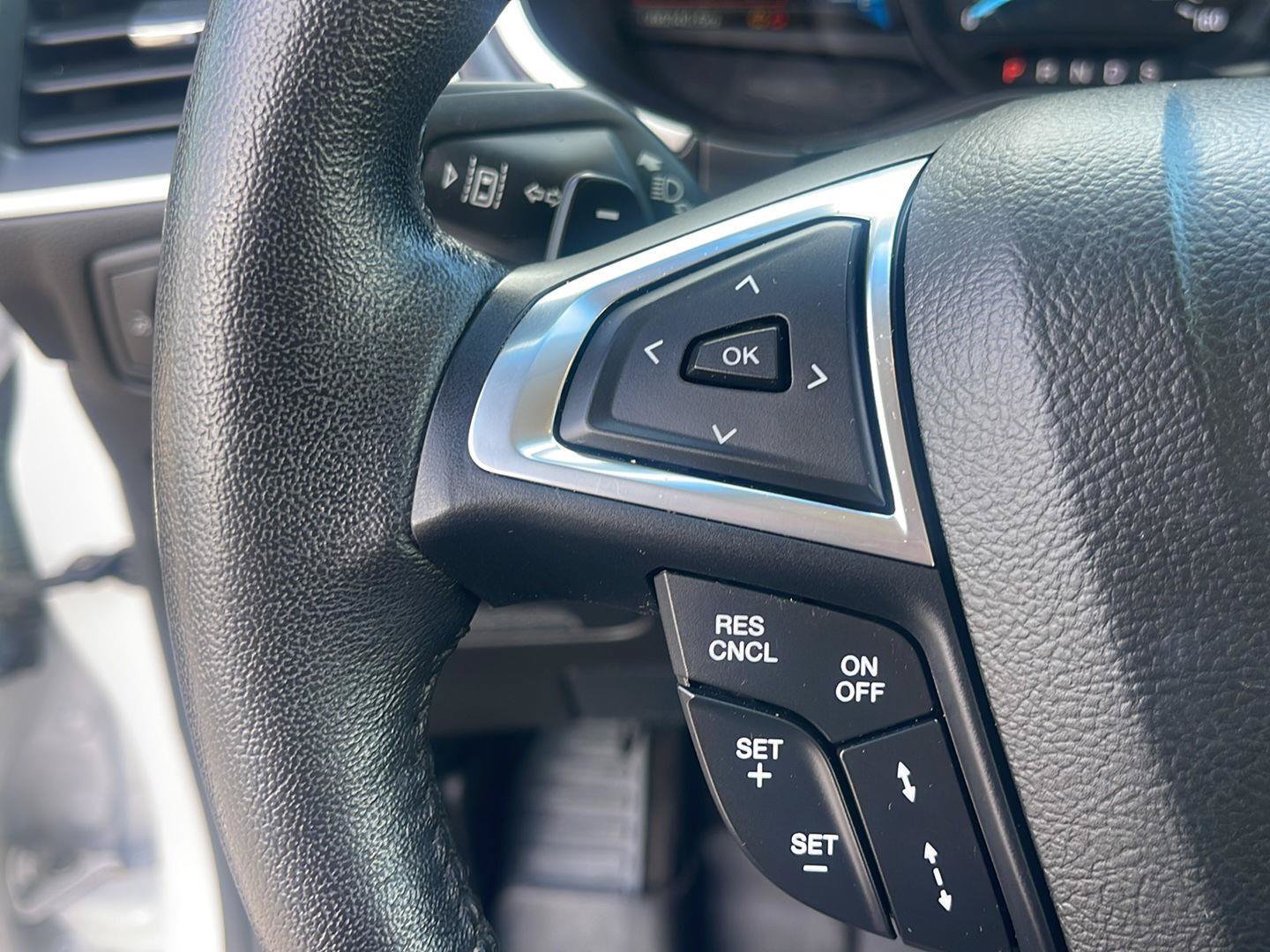 Used 2018 Ford Edge SEL w/ Equipment Group 201A AWD/4WD image 15