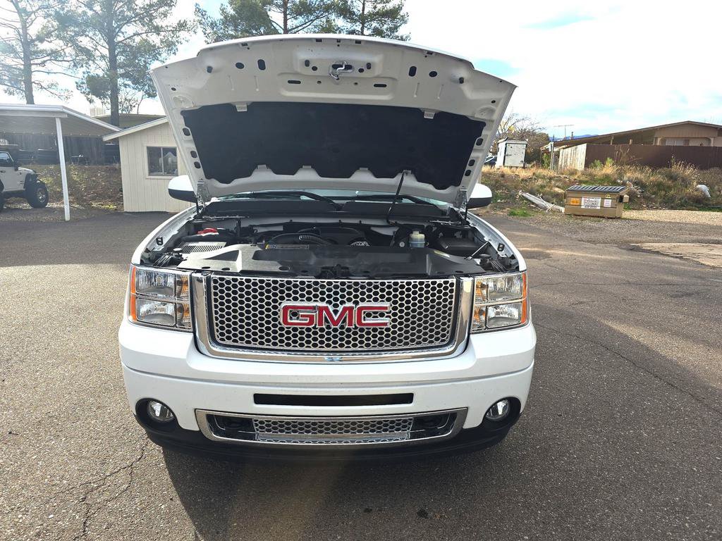 Used 2008 GMC Sierra 1500 Denali AWD/4WD image 11