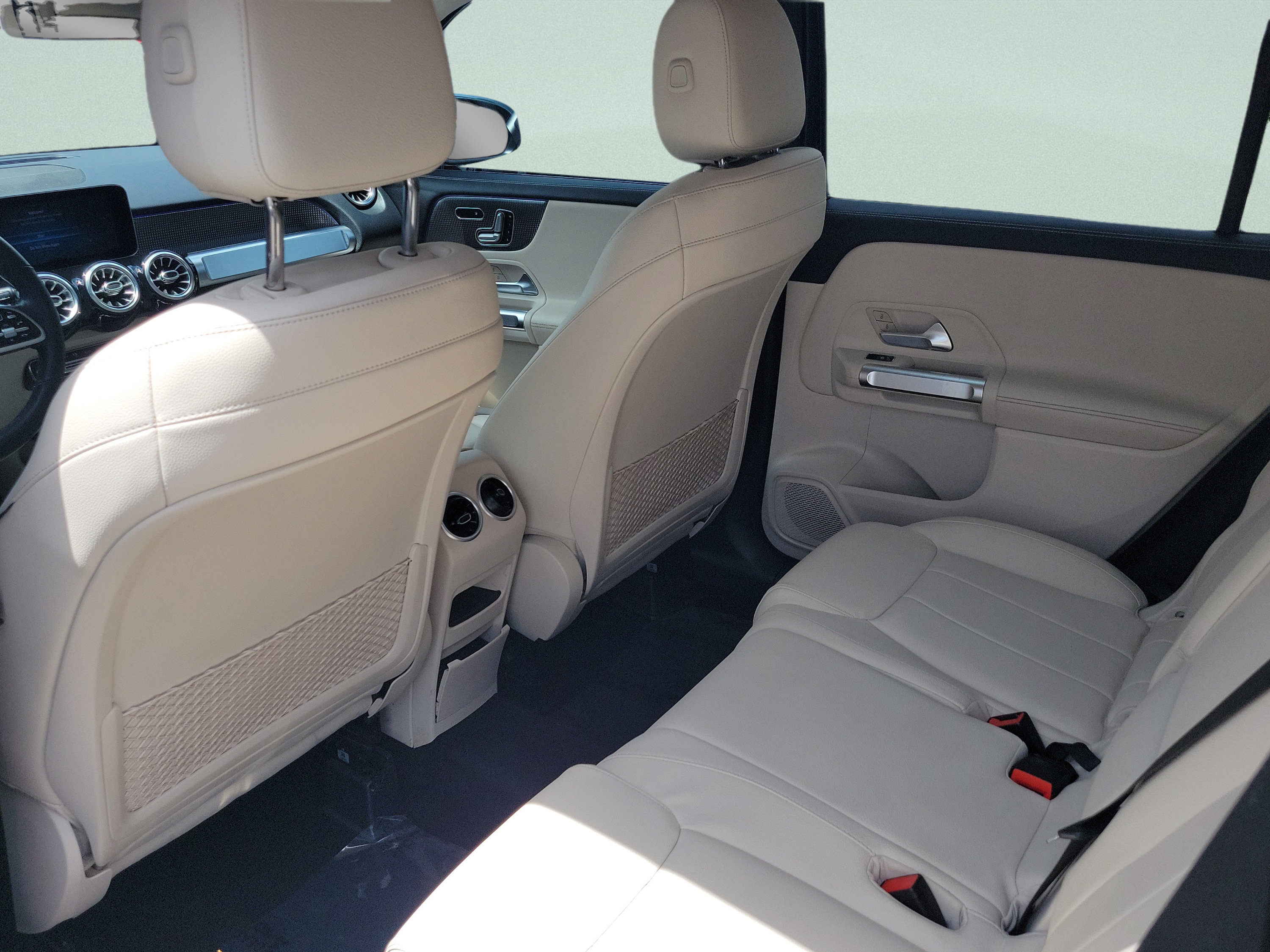 Used 2021 Mercedes-Benz GLB 250 image 10