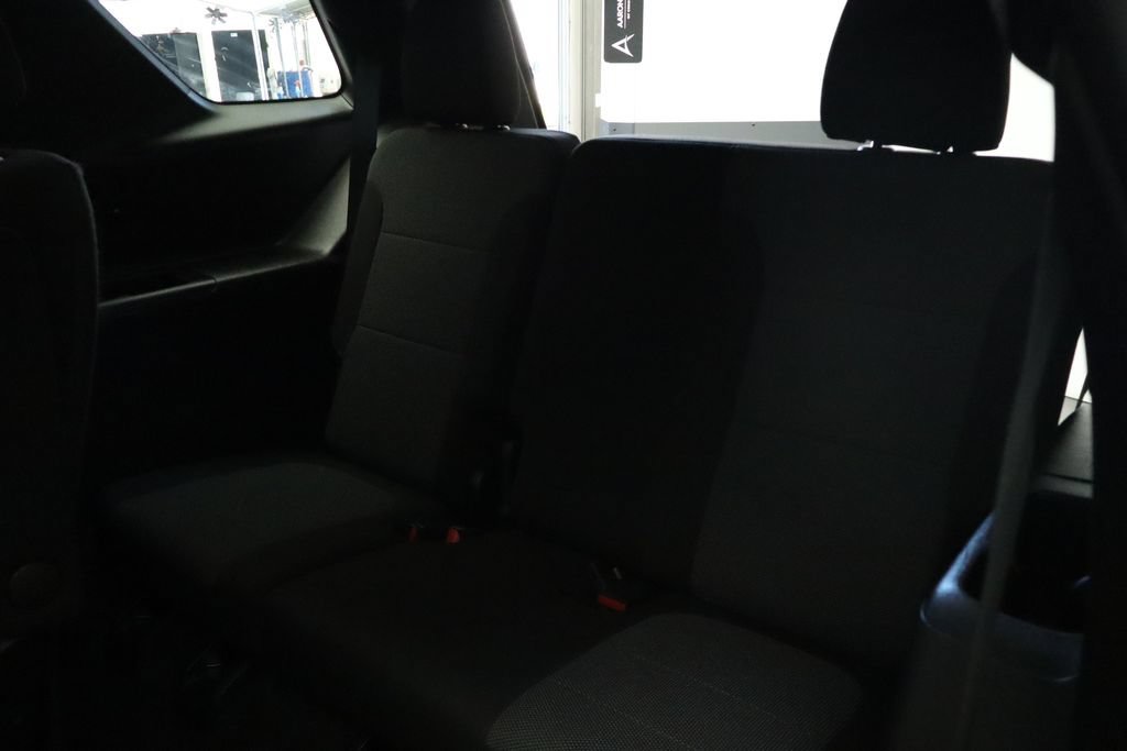 Used 2023 Chevrolet Traverse LT FWD image 36