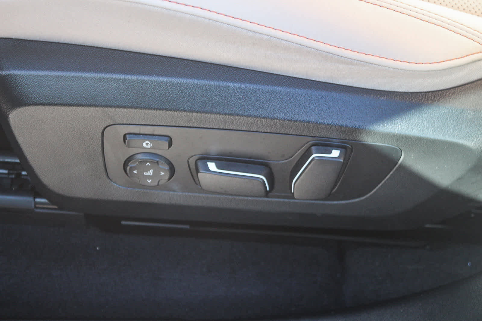 Used 2025 BMW X3 xDrive30i w/ Convenience Package image 21