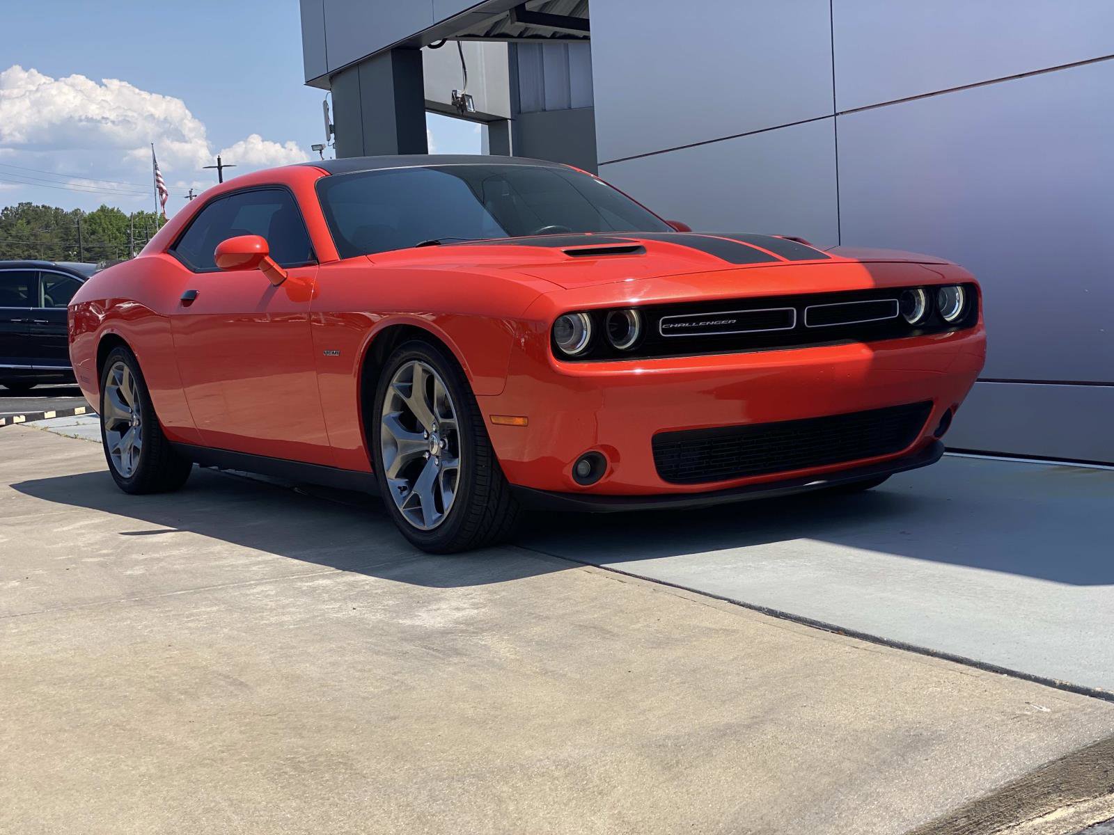 Used 2017 Dodge Challenger R/T w/ Driver Convenience Group RWD image 1
