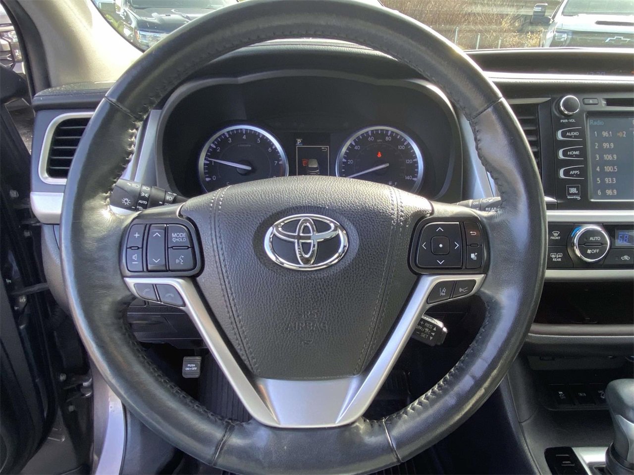 Used 2019 Toyota Highlander AWD V6 image 22