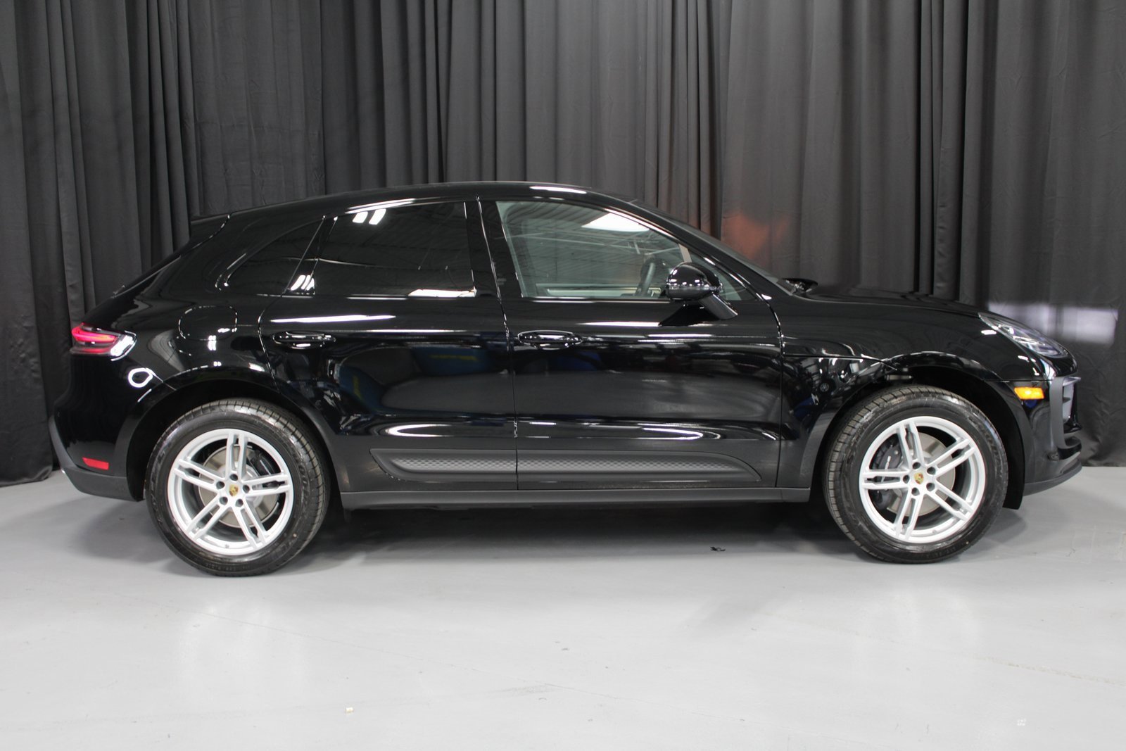 New 2026 Porsche Macan image 8