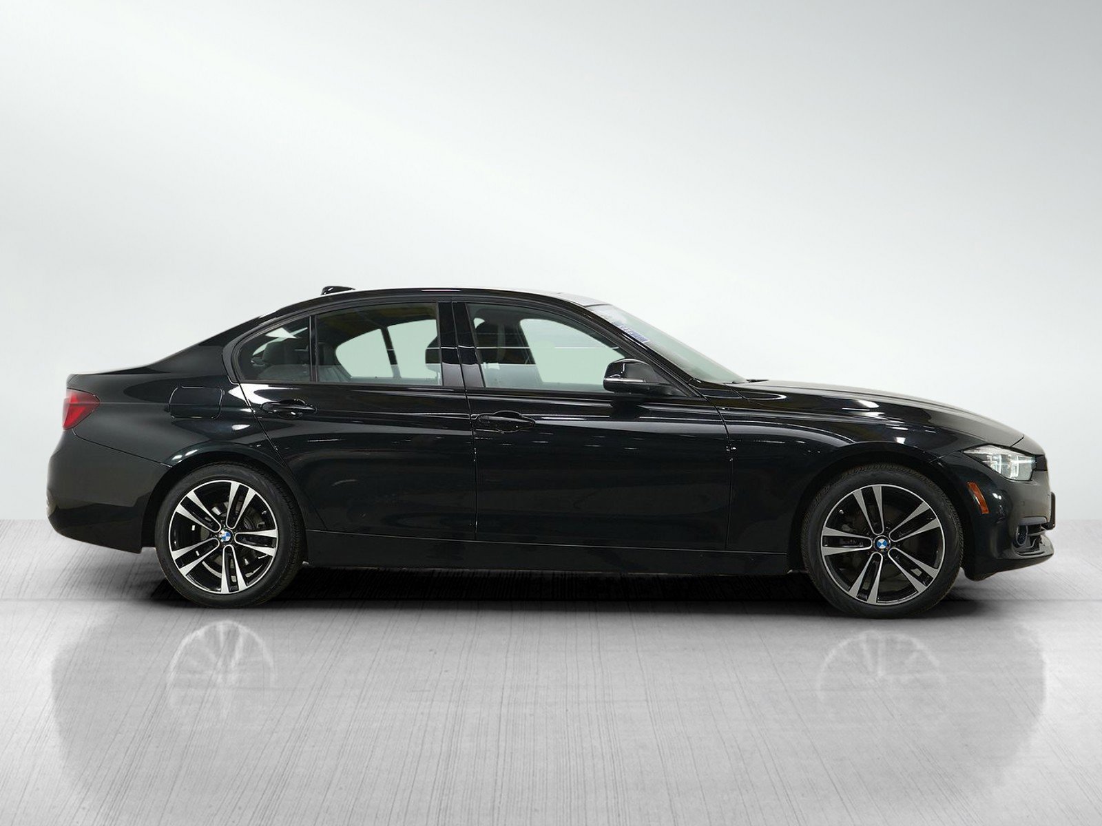 Used 2018 BMW 330i xDrive Sedan w/ Premium Package AWD/4WD image 6