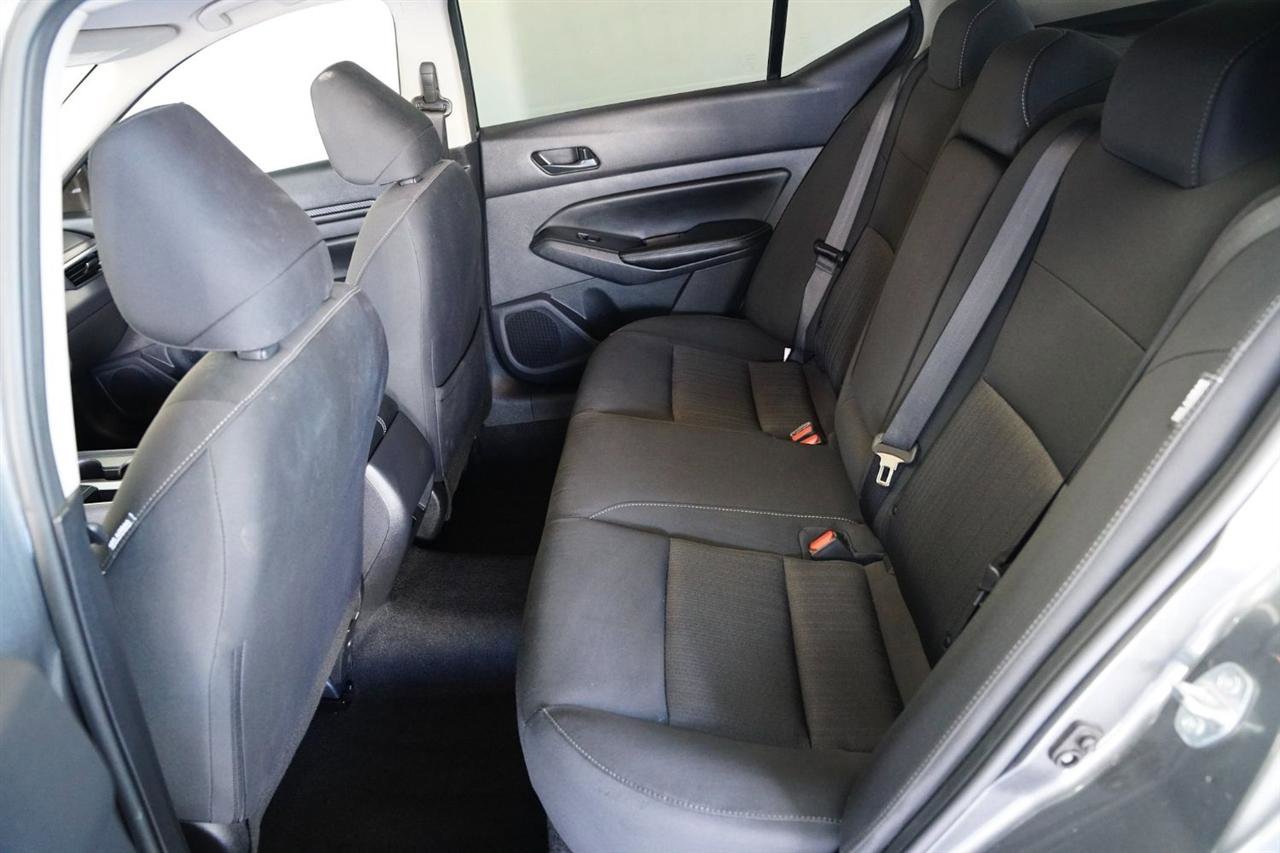 Used 2025 Nissan Altima 2.5 SV FWD image 13