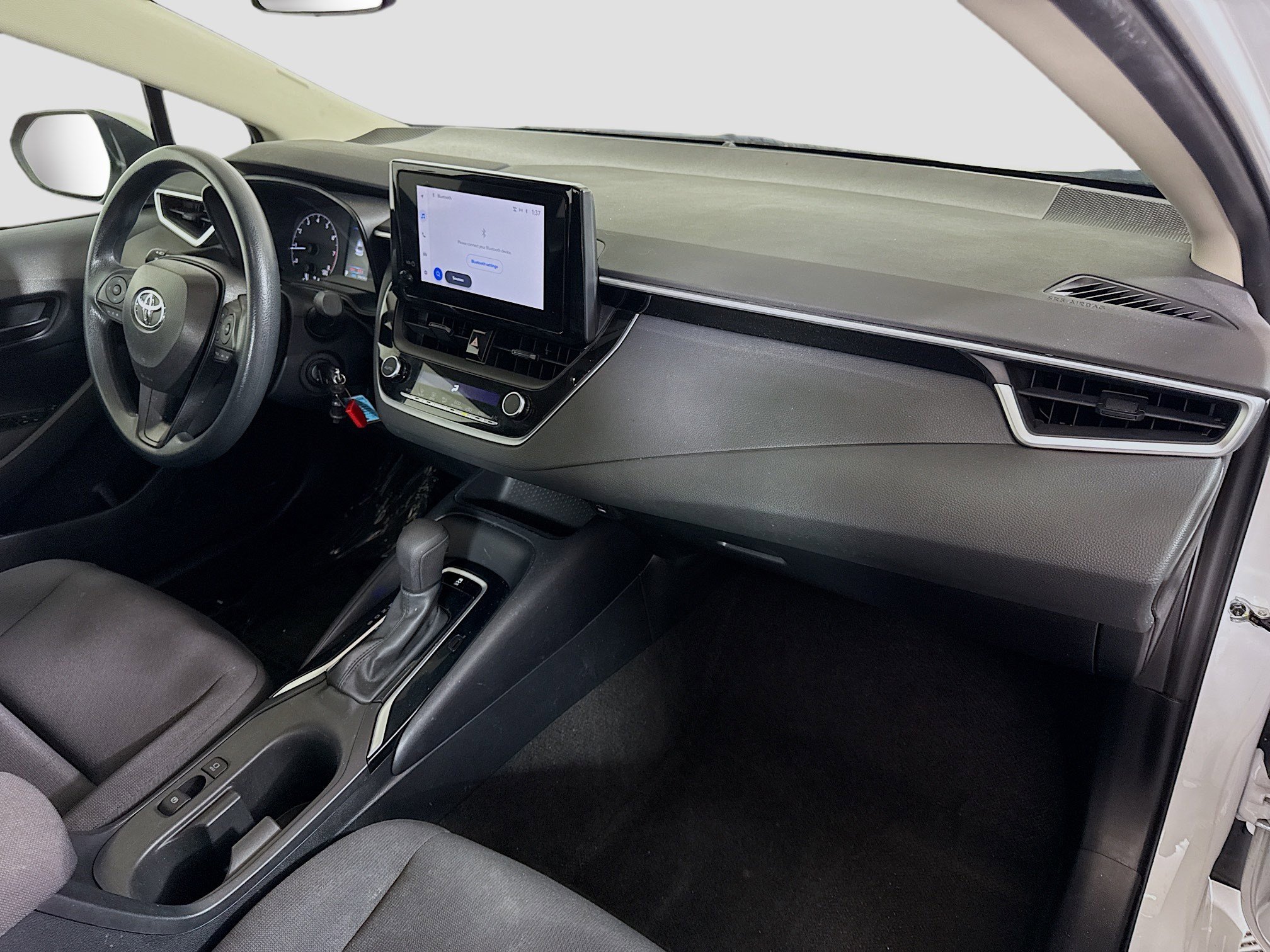 Used 2024 Toyota Corolla LE image 29