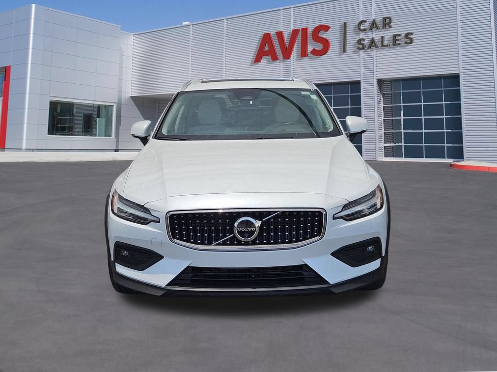 Used 2025 Volvo V60 B5 Cross Country Plus AWD/4WD image 10