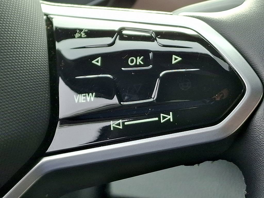 Certified 2025 Volkswagen ID.4 Pro image 19