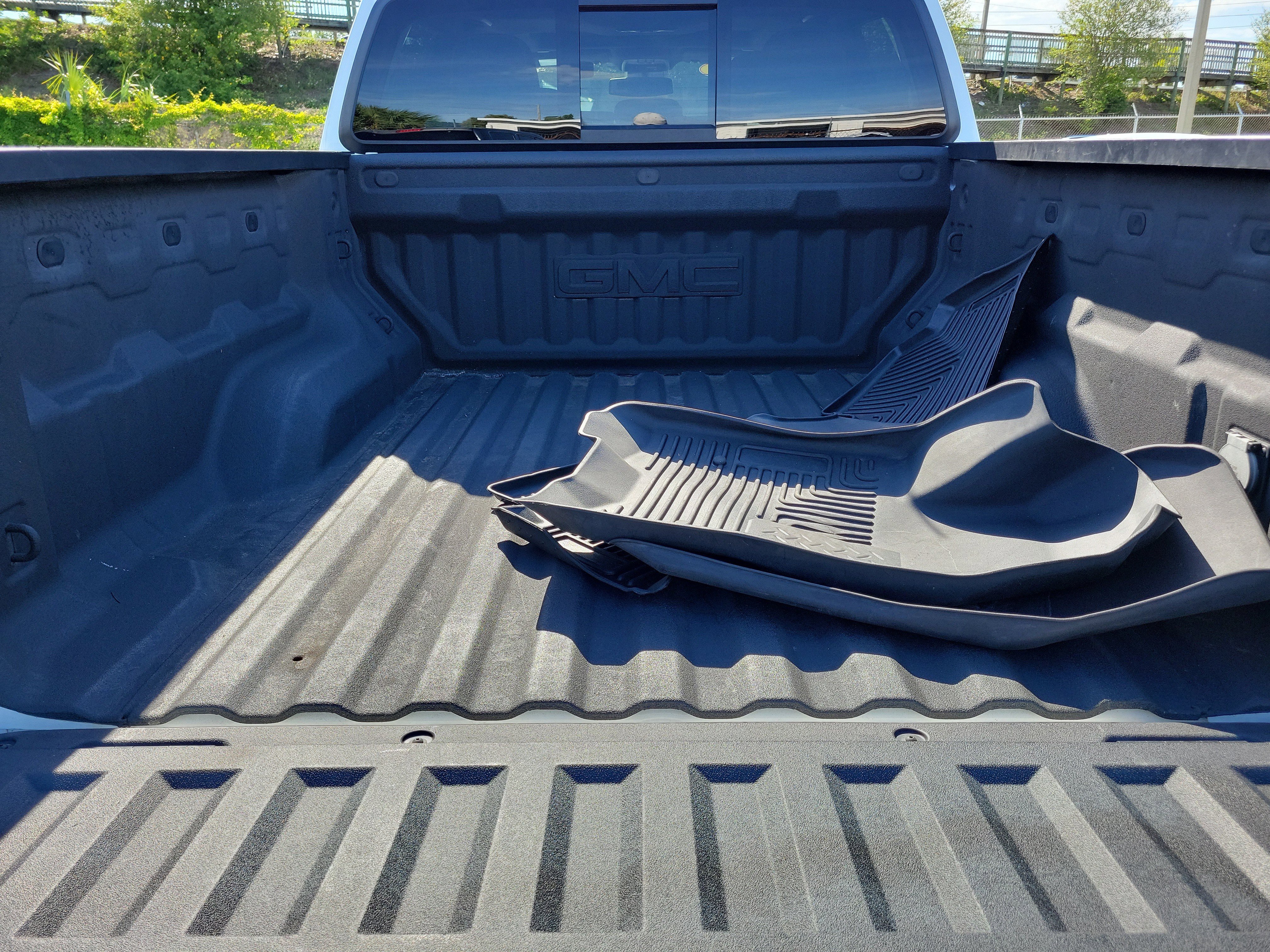Used 2024 GMC Canyon AT4 w/ AT4 Premium Package AWD/4WD image 8