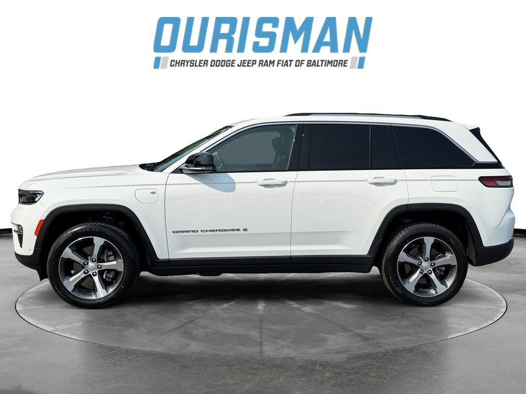 Used 2023 Jeep Grand Cherokee 4WD 4xe w/ Luxury Tech Group II image 3