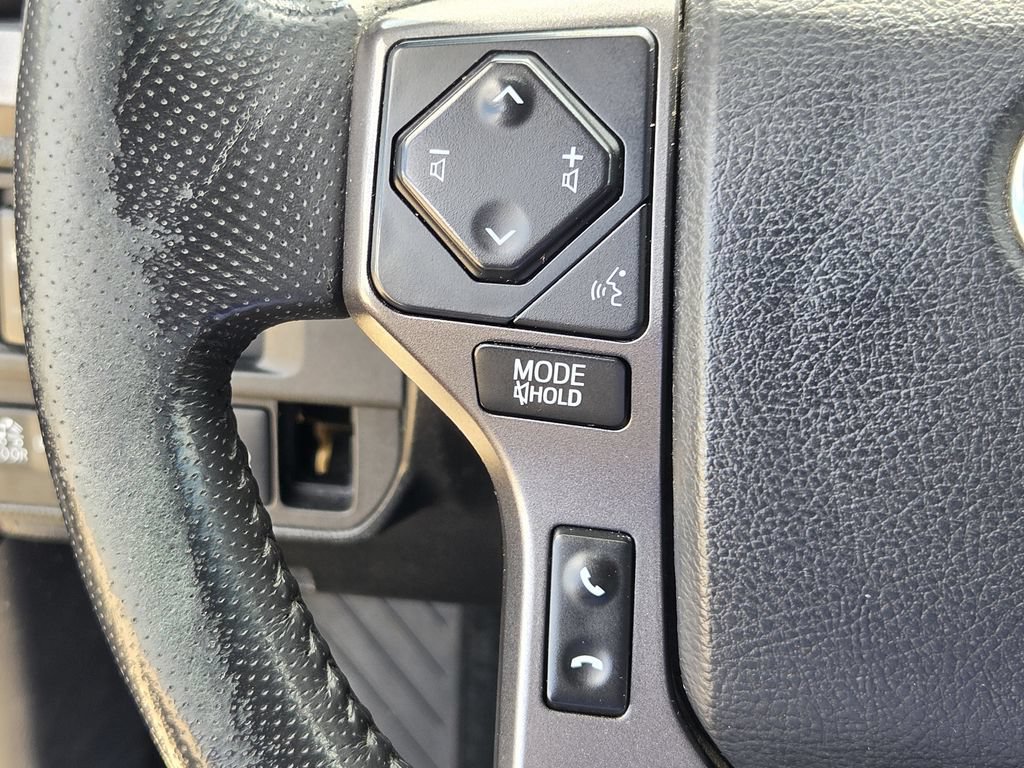 Used 2018 Toyota Tacoma TRD Off-Road AWD/4WD image 23