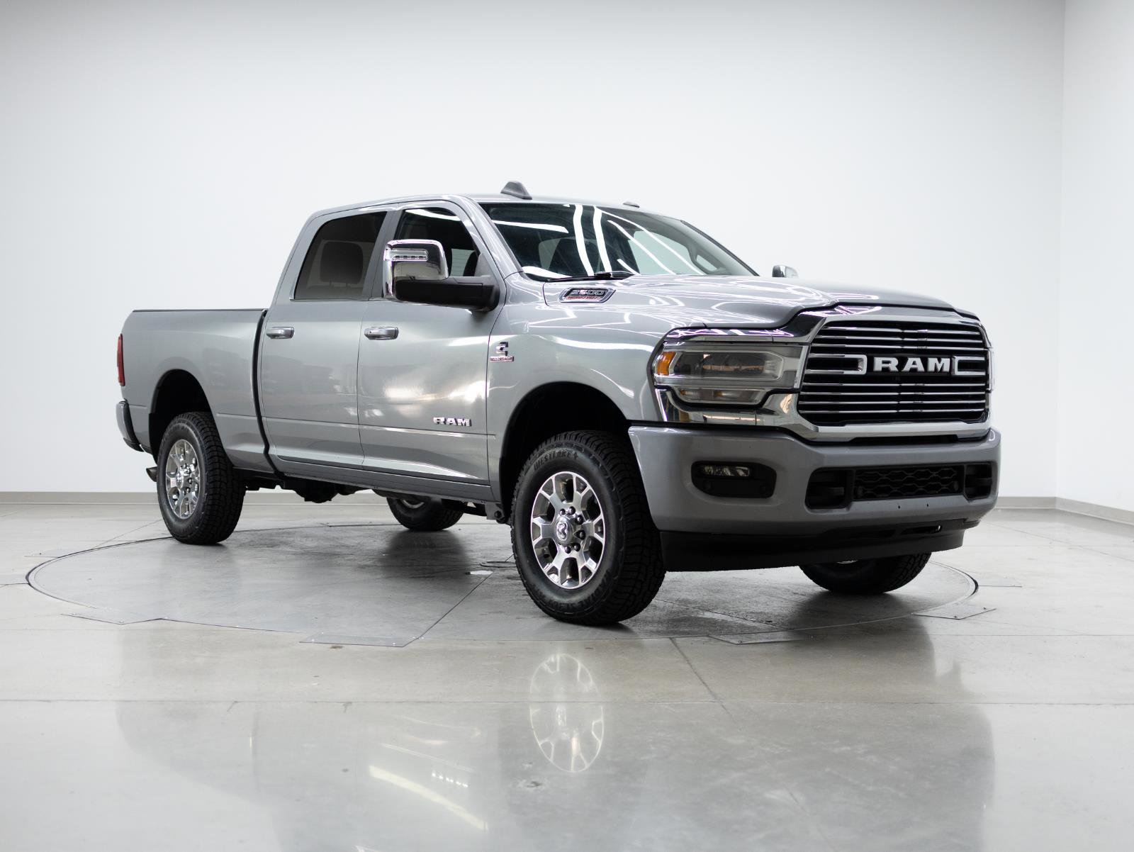 Used 2024 RAM 2500 Laramie image 12