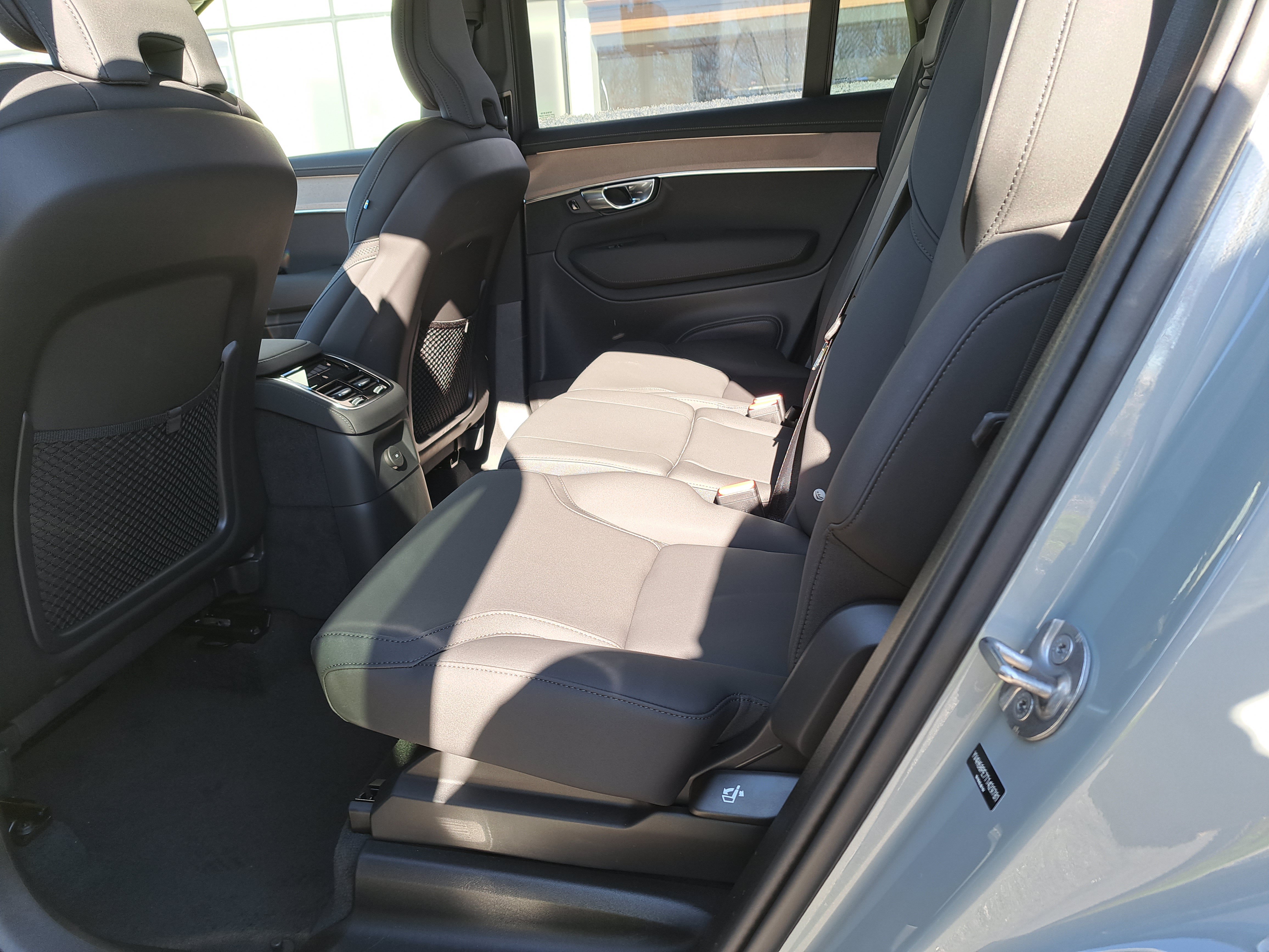 New 2026 Volvo XC90 T8 Plus w/ Protection Package Premier AWD/4WD image 7