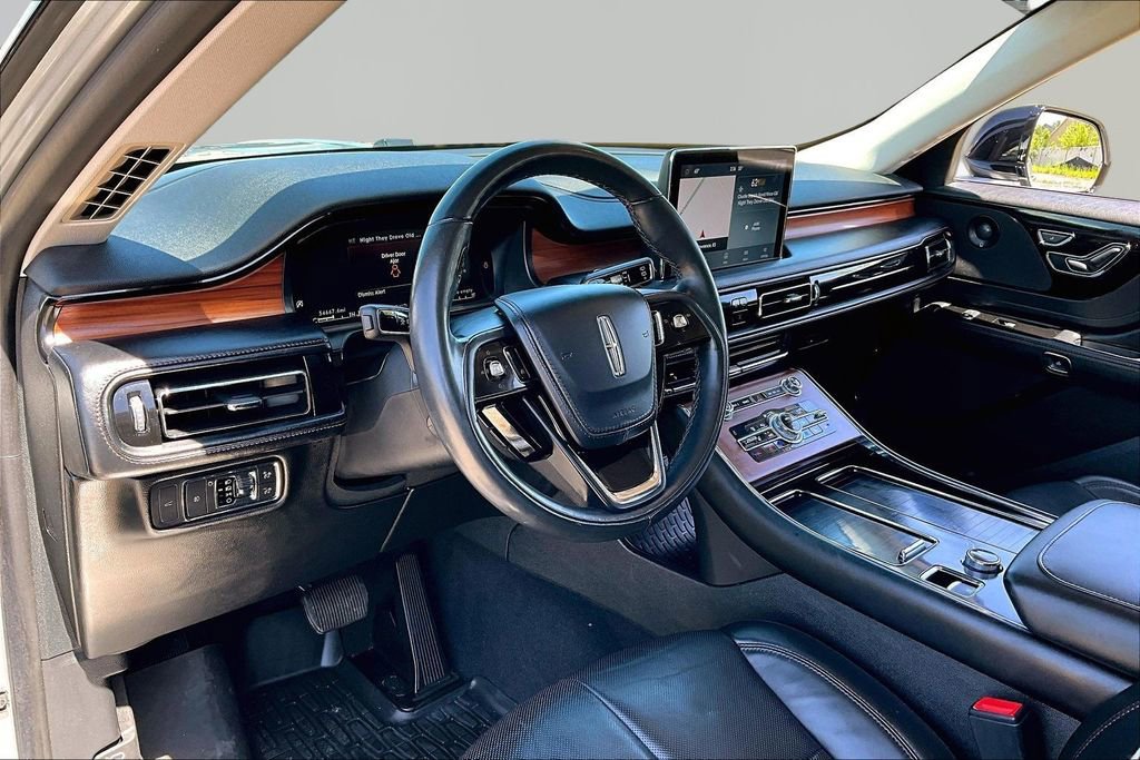 Used 2020 Lincoln Aviator Reserve w/ Elements Package Plus RWD image 14