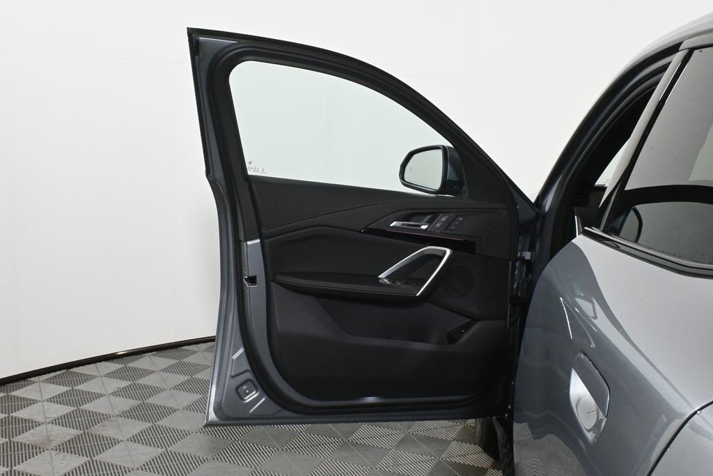 Certified 2025 BMW X2 xDrive28i w/ Technology Package image 29