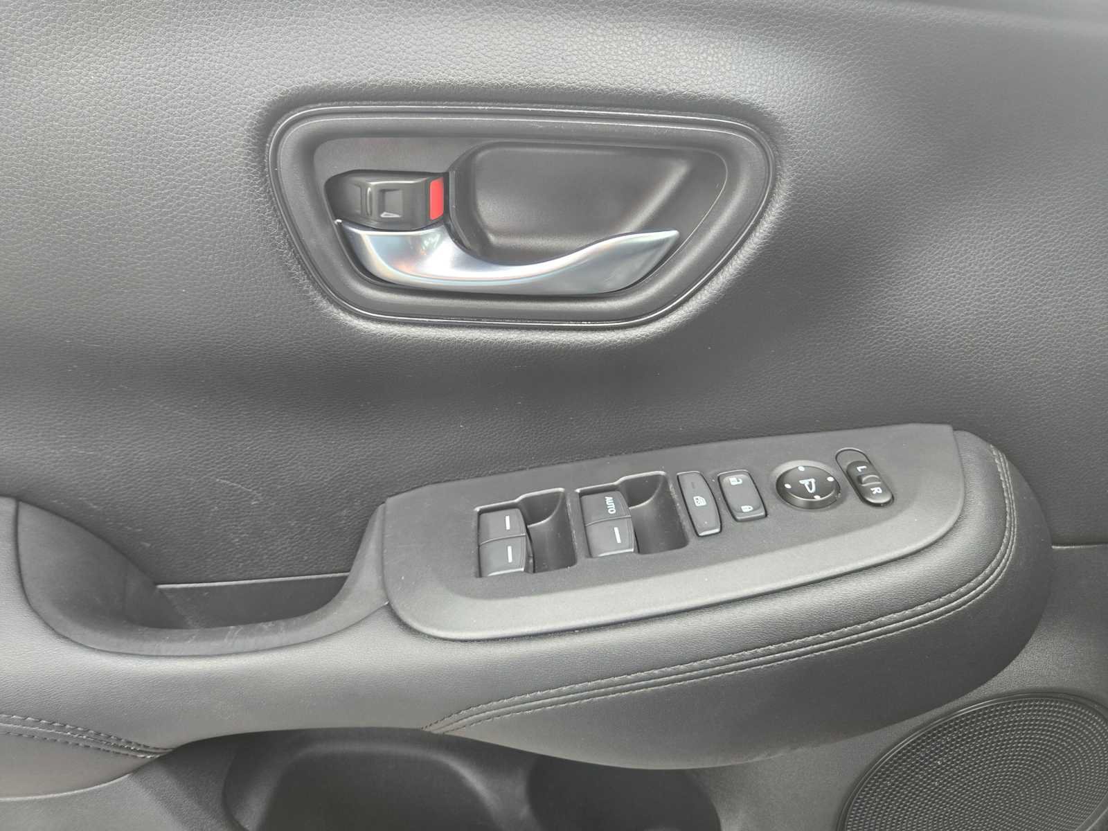 Used 2023 Honda HR-V LX image 21