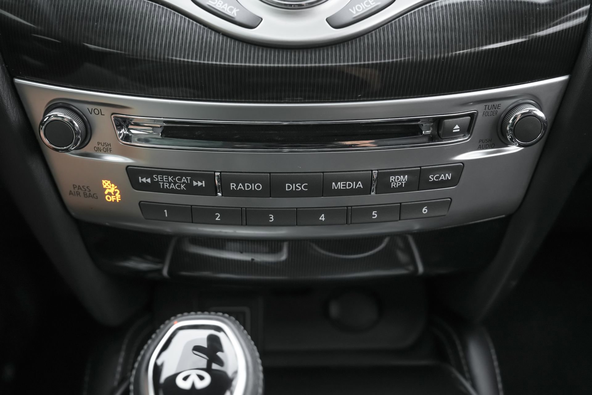 Used 2019 INFINITI QX60 Luxe w/ Essential Package image 14