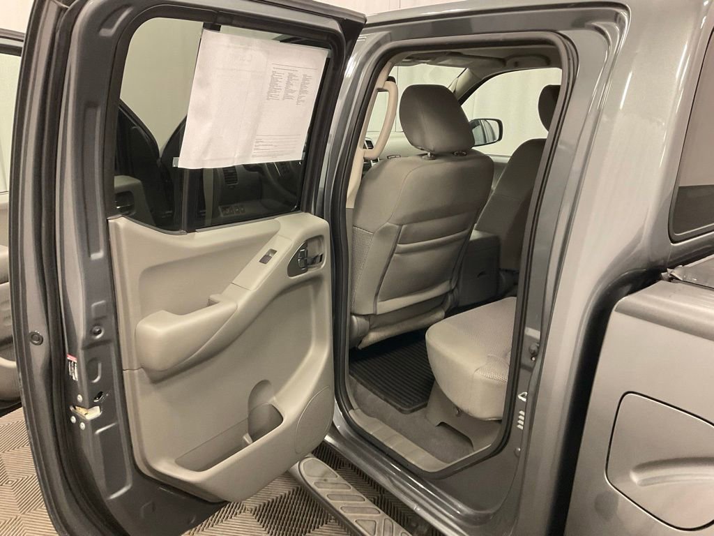 Used 2020 Nissan Frontier SV w/ Midnight Edition Floor Mats image 28