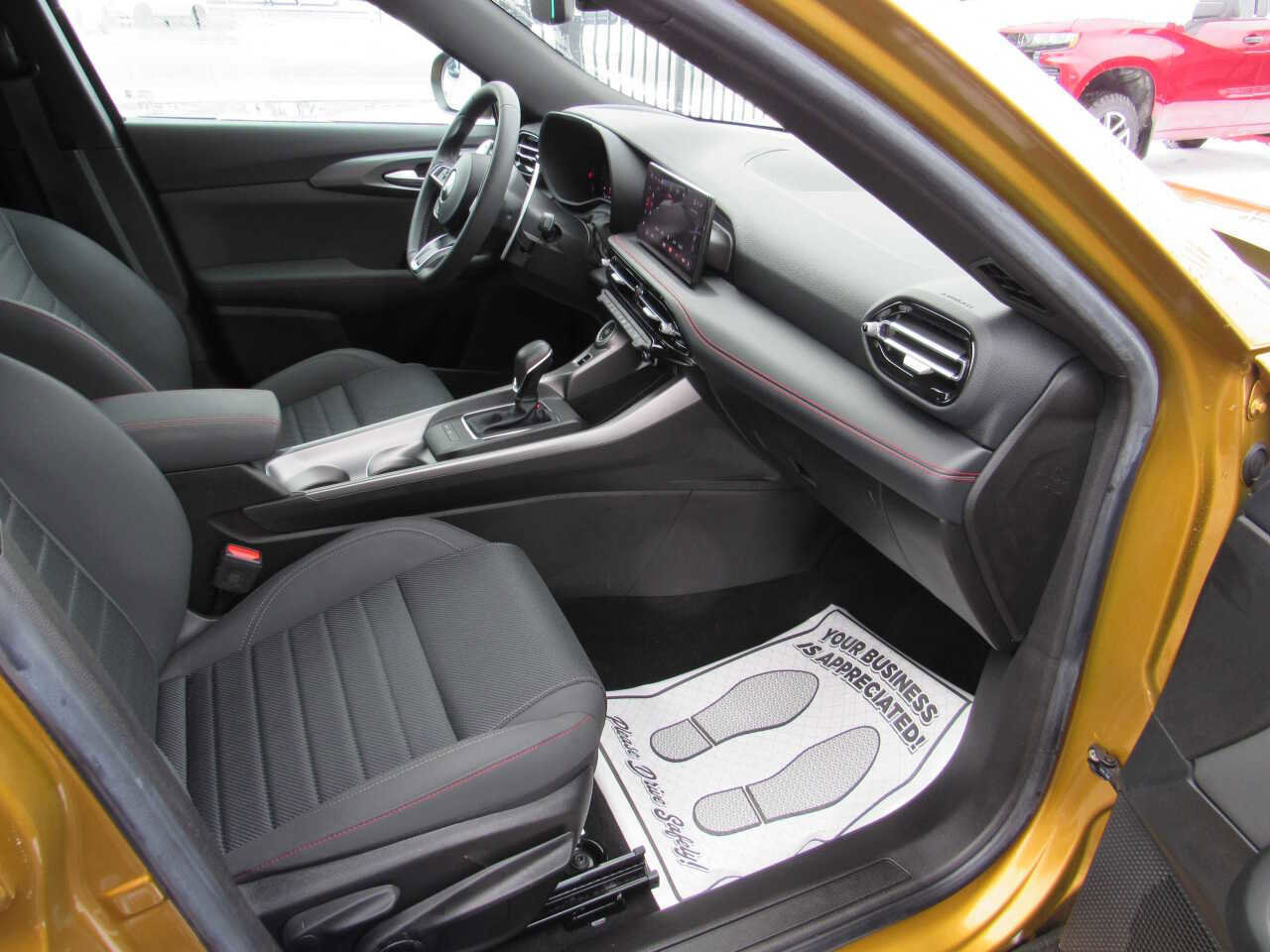 Used 2024 Dodge Hornet R/T w/ R/T Blacktop Package image 8