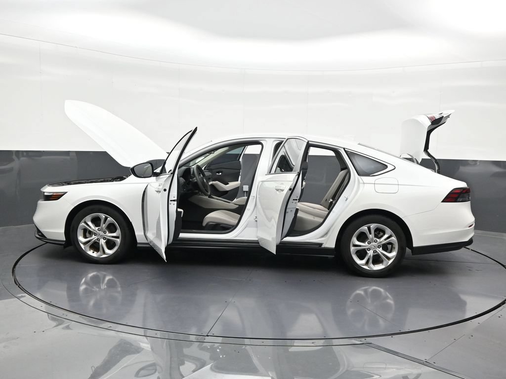Used 2023 Honda Accord LX image 33