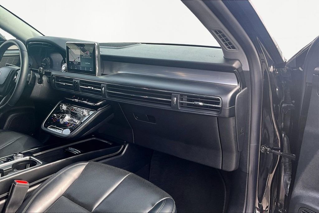 Used 2022 Lincoln Corsair AWD w/ Equipment Group 101A image 17